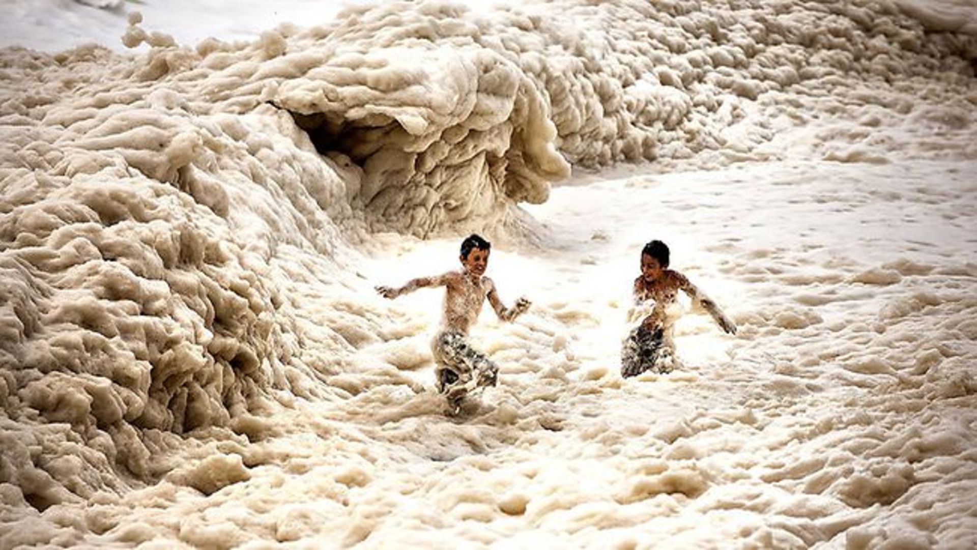 05 cappuccino-foam-ocean-phenomena