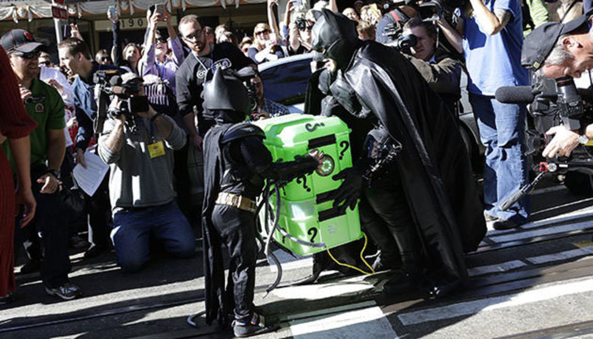 c679f5a2-bf57-4699-a08a-c6b5ec472422 batkid