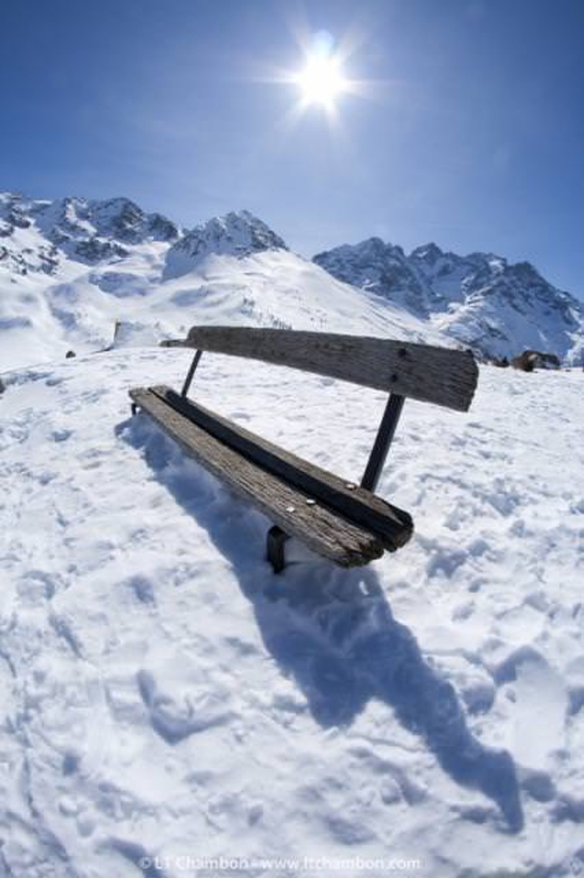 تنهاترین نیمکت‌های دنیا