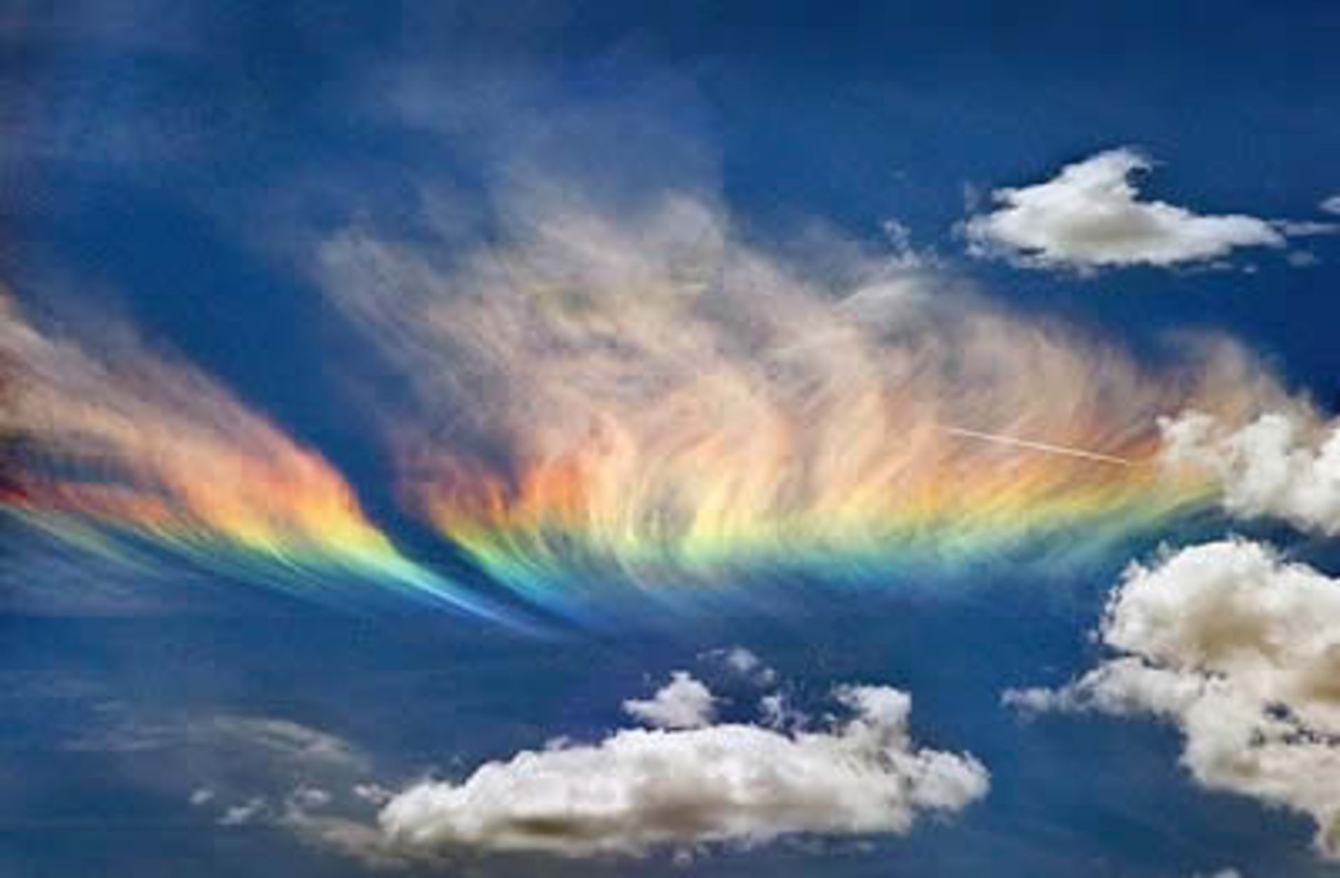 most-bizarre-phenomenon-fire-rainbow-in-Idaho