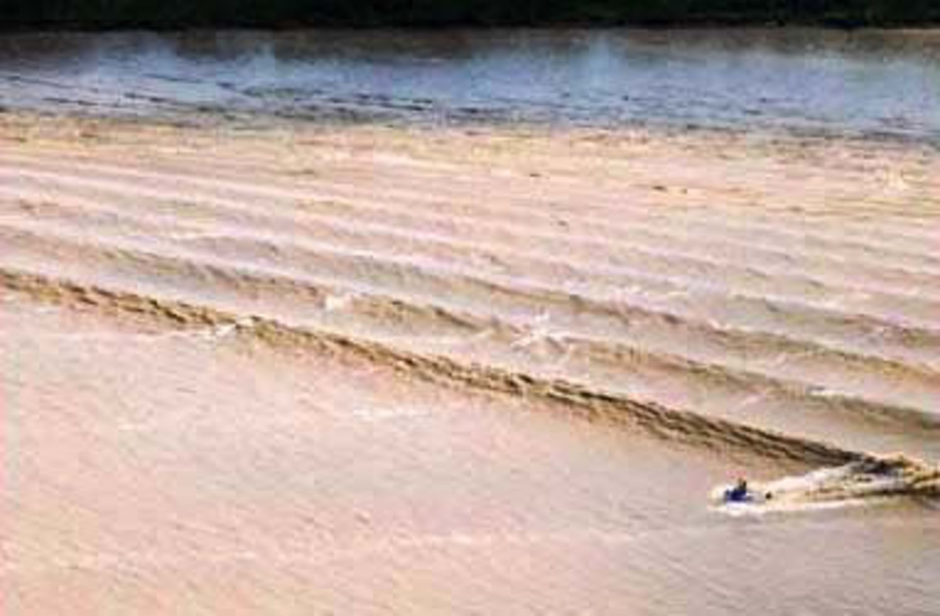 most-bizarre-phenomenon-longest-wave-in-Brazil