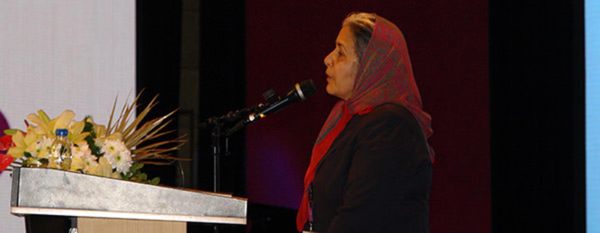 azadeh-danandeh