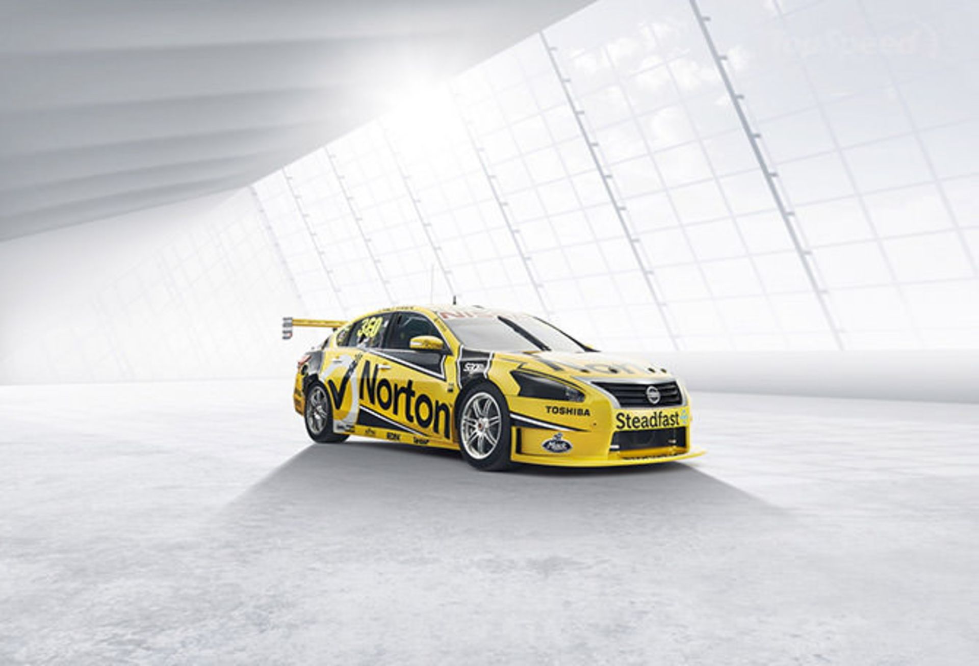 nissan-altima-v8-sup 1600x0w