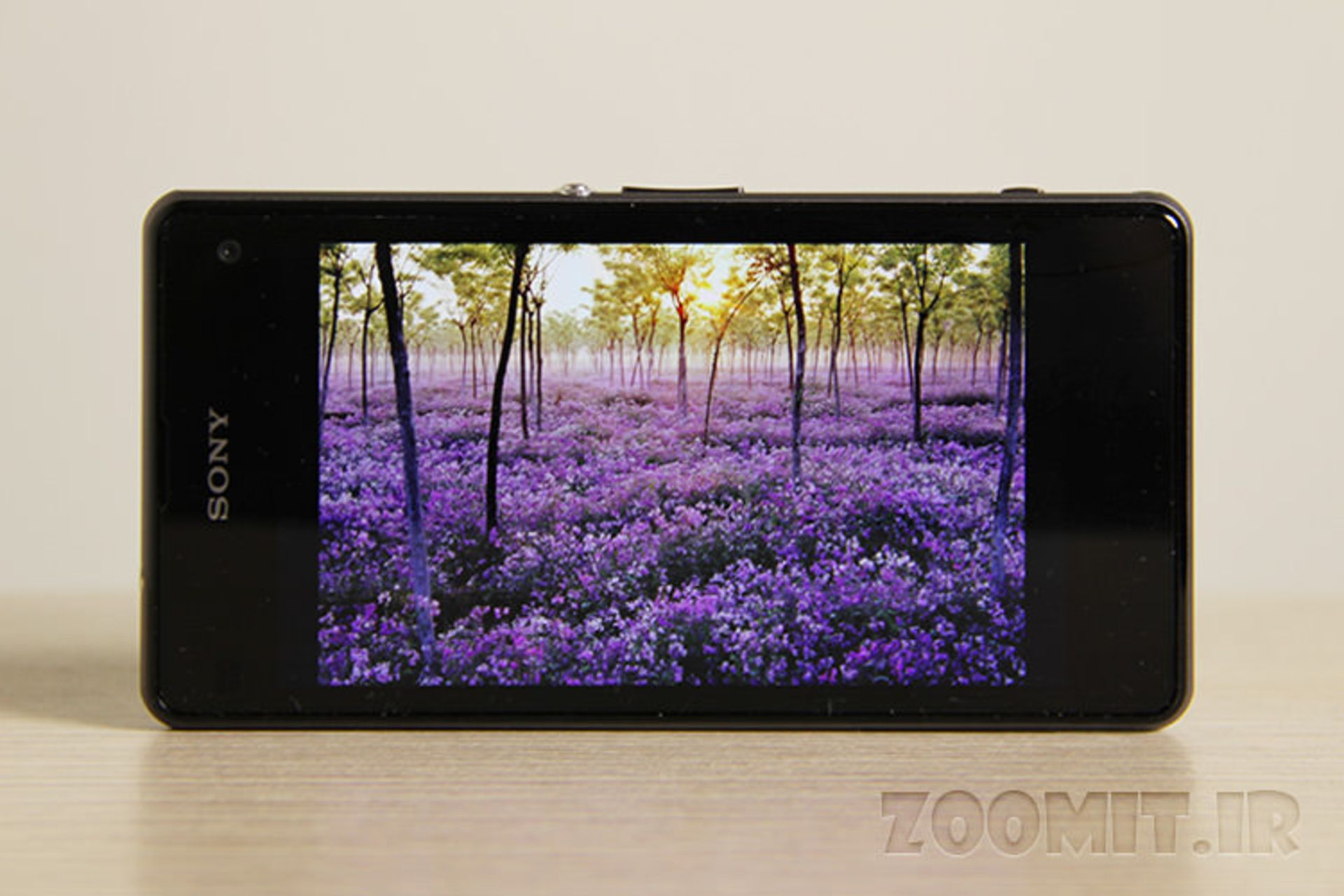 xperia z1 compact display