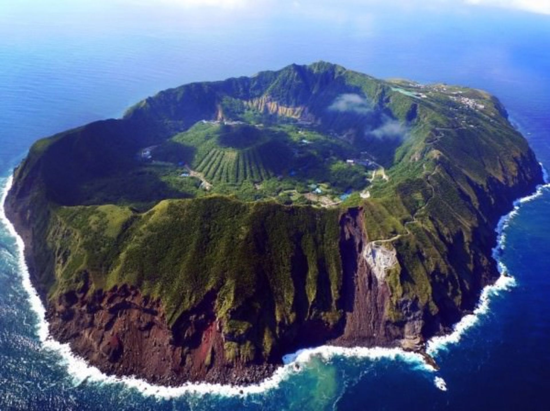 Aogashima-Japan-2-600x448