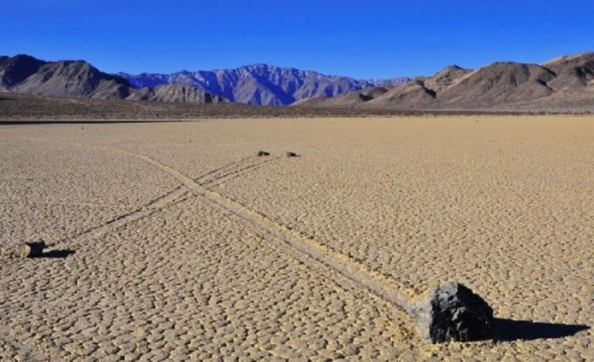sailing-stones-600x366