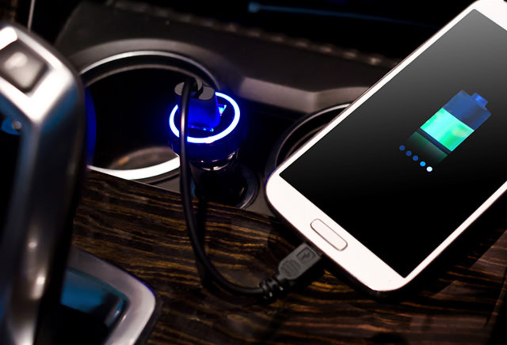 apacer-car-charger-1