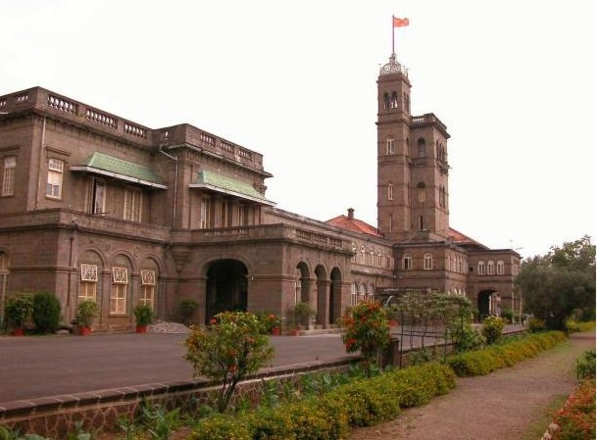 Indira-Gandhi-National-Open-University-10-largest-universities