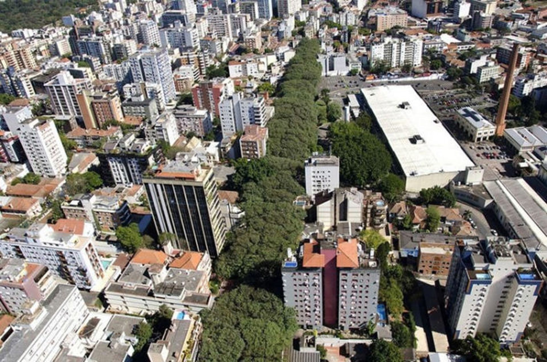 Top-10-Streets-Brazil-Photo-by-hostelportotche-740x489