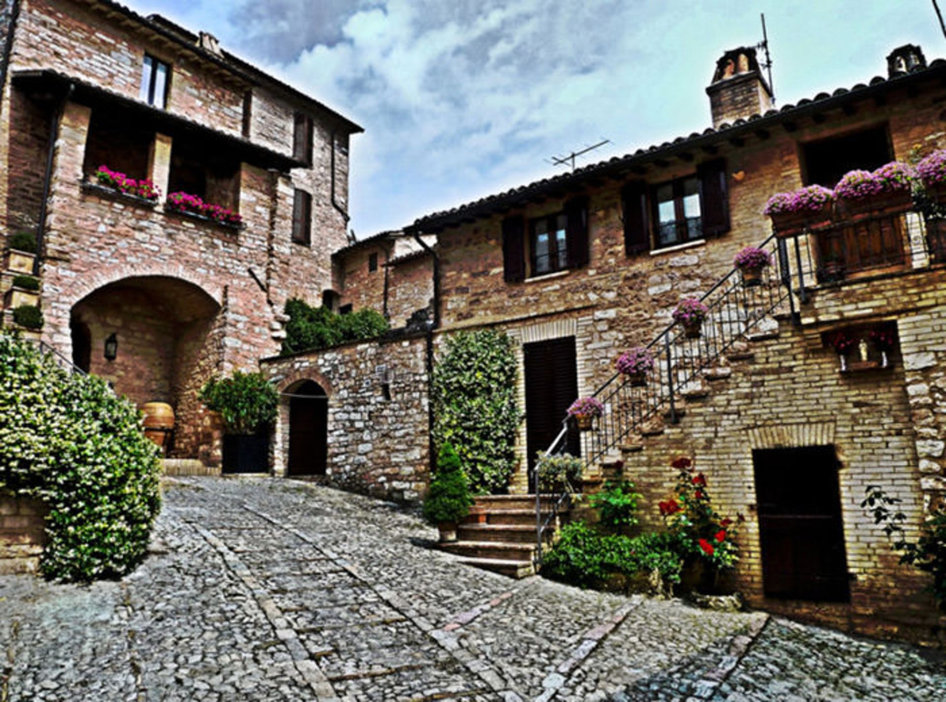 Top-10-Streets-Spello-Photo-by-Pieter-Arnolli-740x549