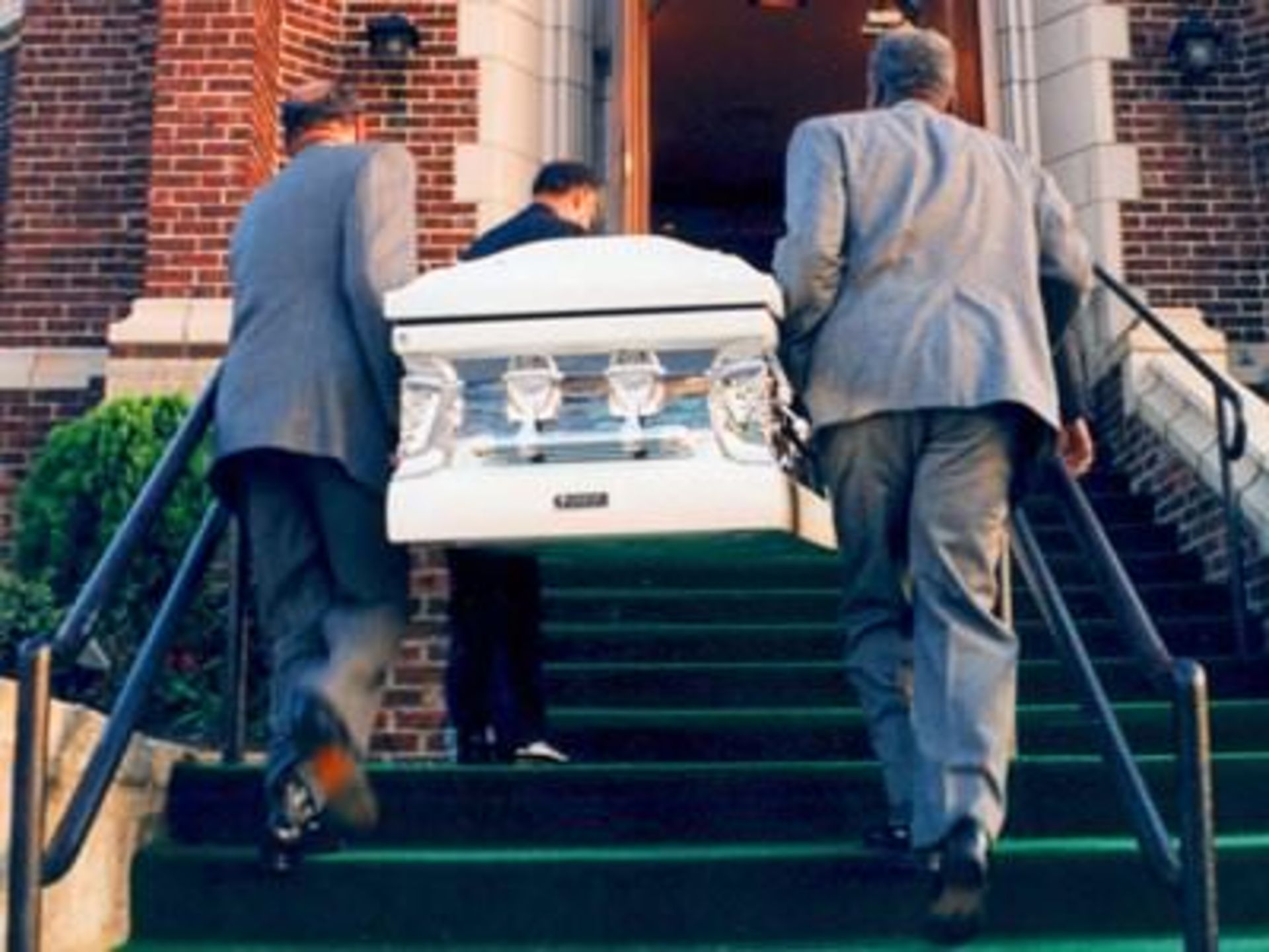 one-mans-wife-actually-cried-when-she-heard-how-good-googles-death-benefits-were
