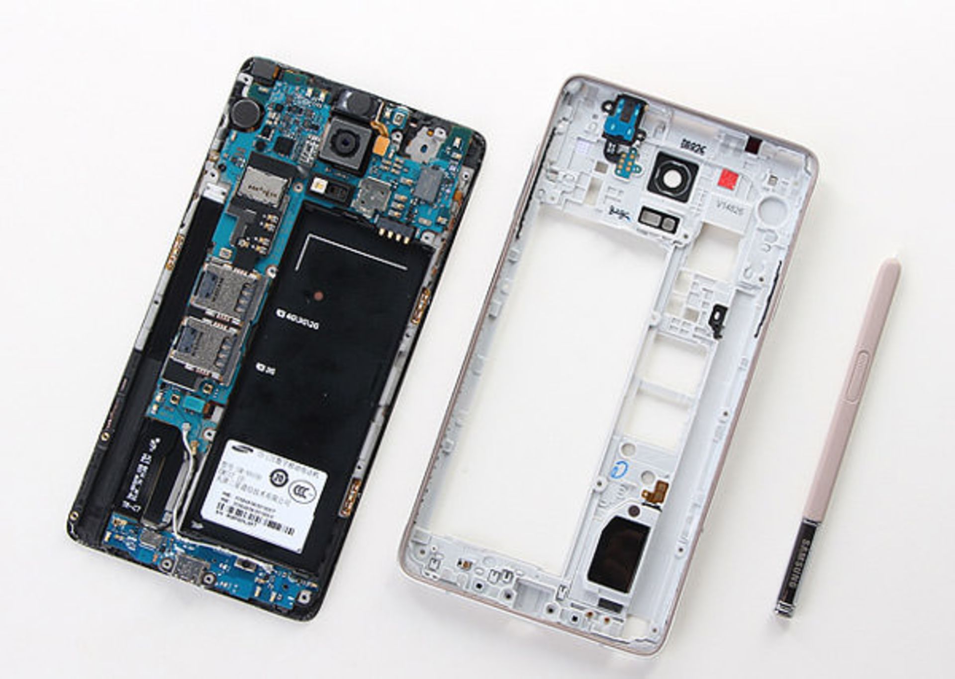 Samsung-Galaxy-Note-4-Disassembly-1
