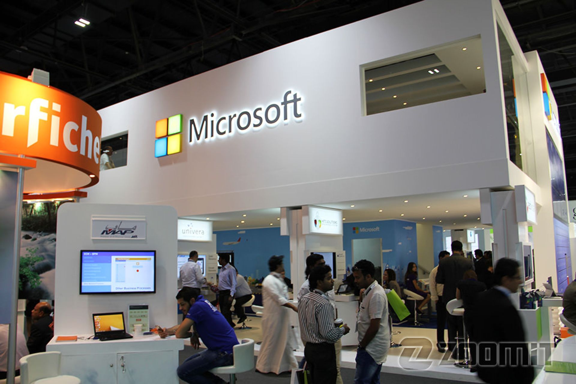 microsoft-booth-gitex-2