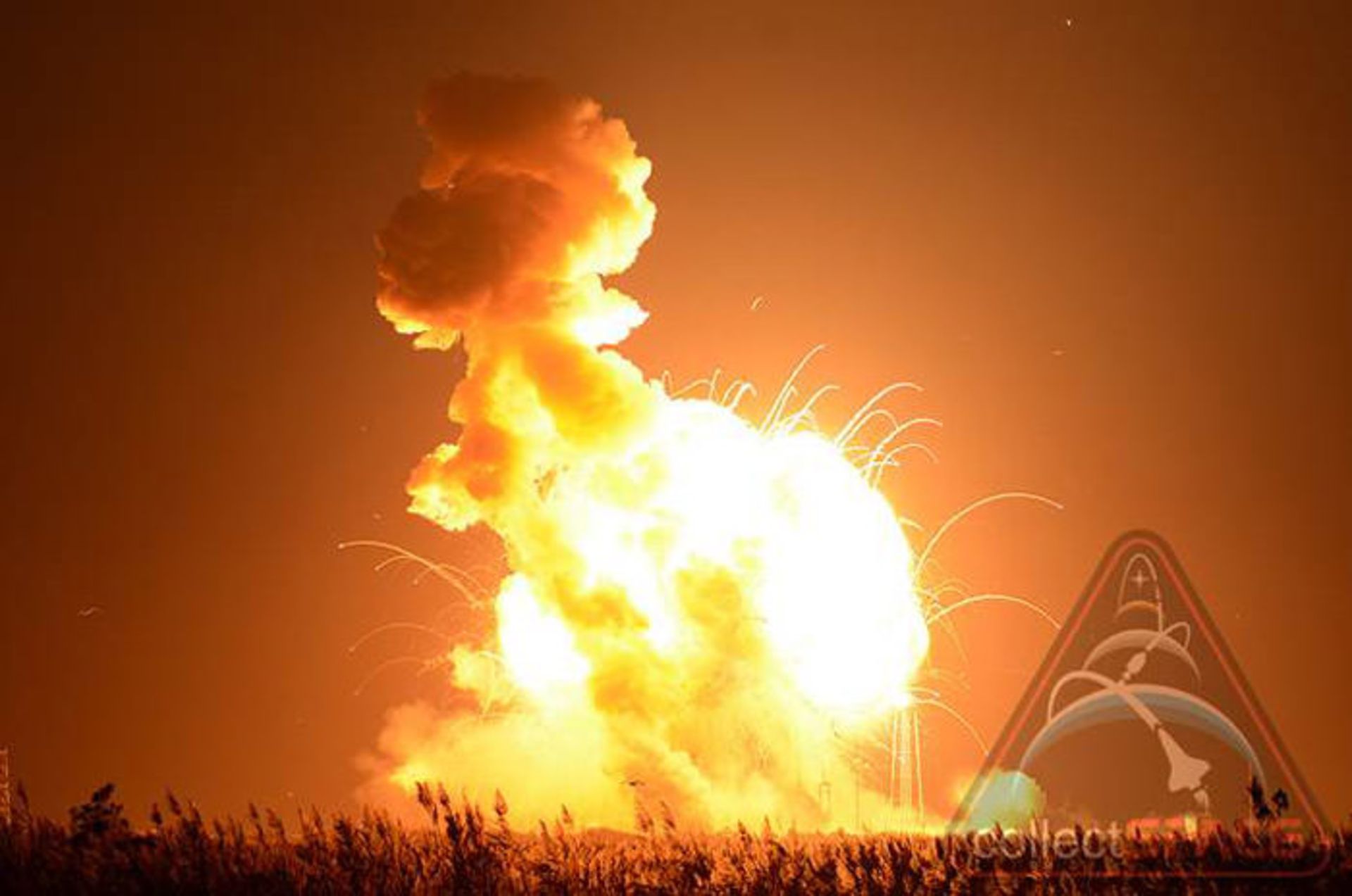 antares-rocket-explosion-3