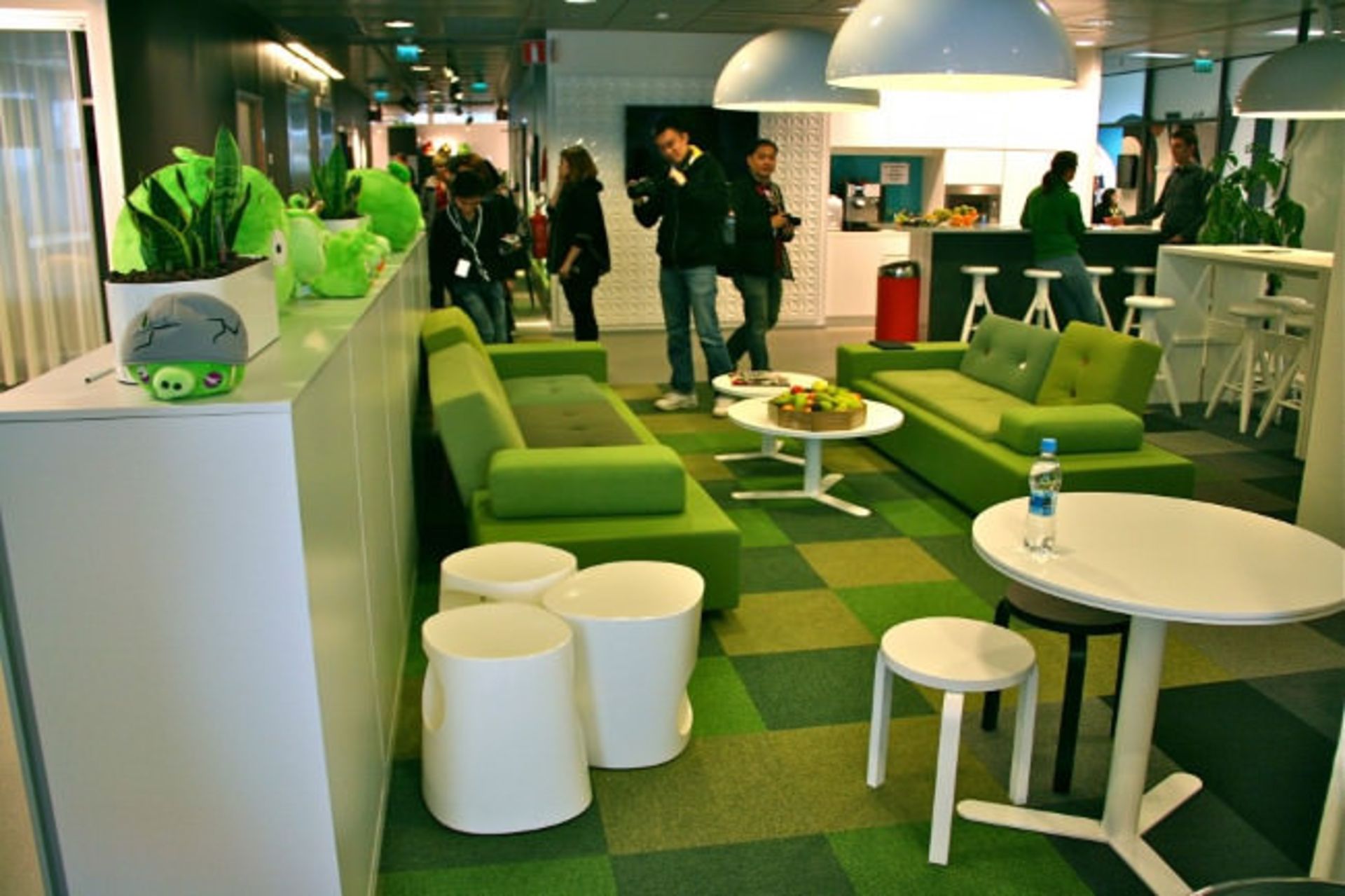 Inspiring-Modern-Office