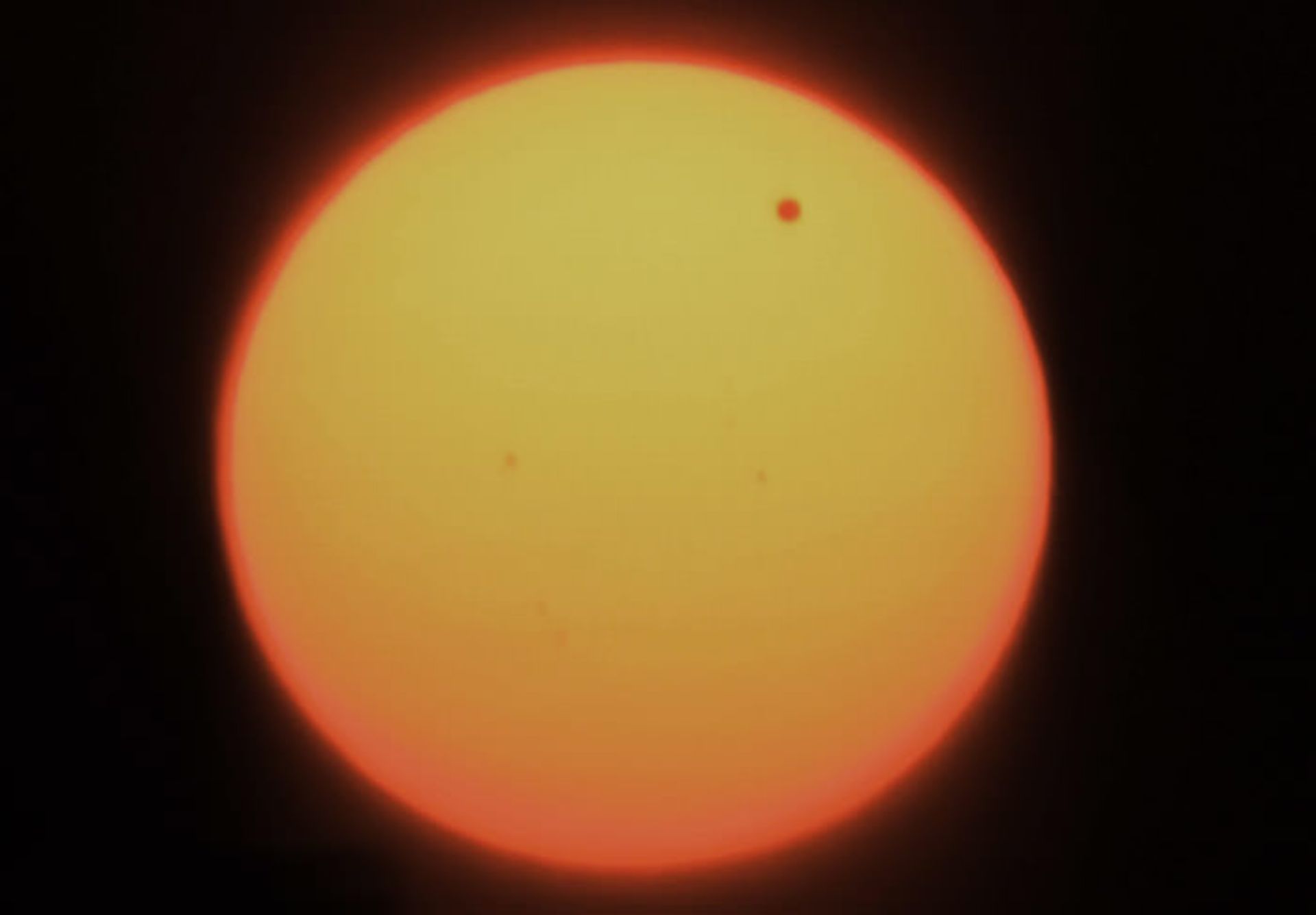 venus-transit-sunspot-diesel