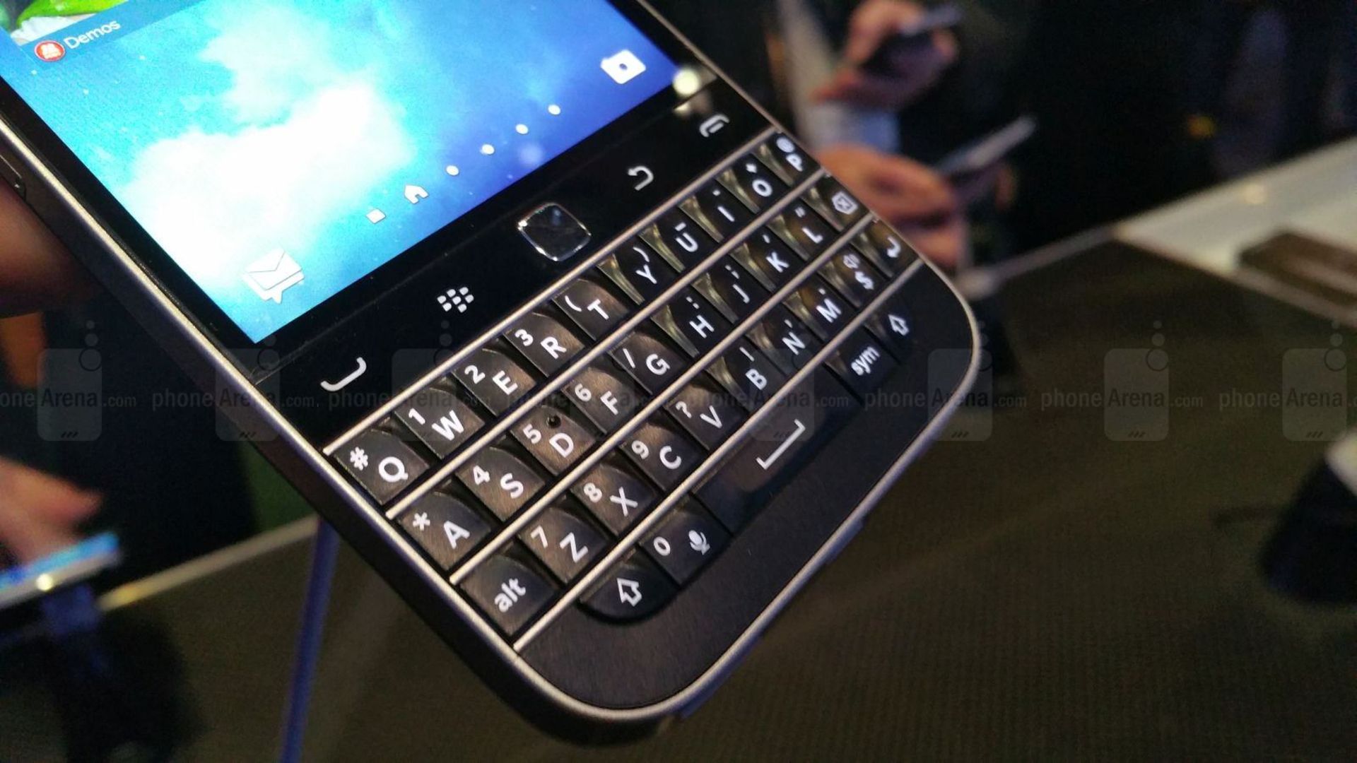 BlackBerry-Classic-hands-on 1