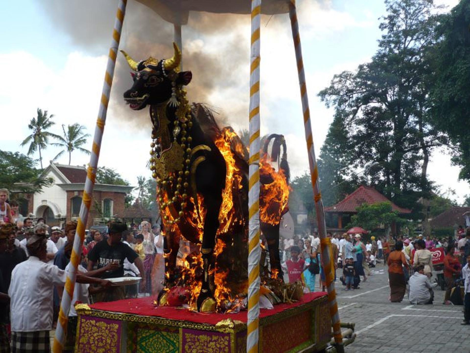 Gaben balinese funeral 2007-06-10