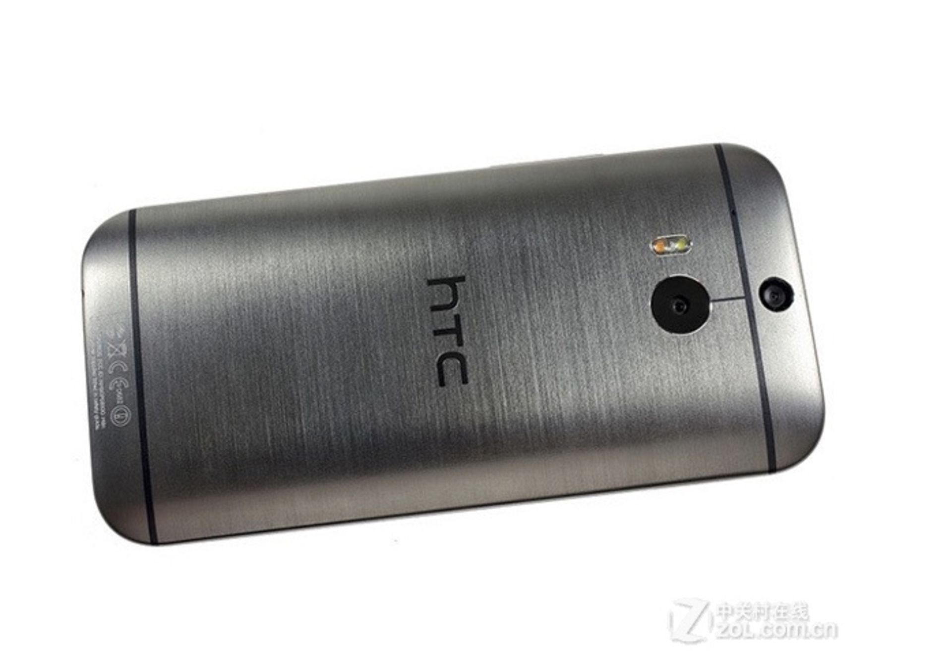 Leaks-photos-allegedly-revealing-HTCs-next-flagship-phone 1