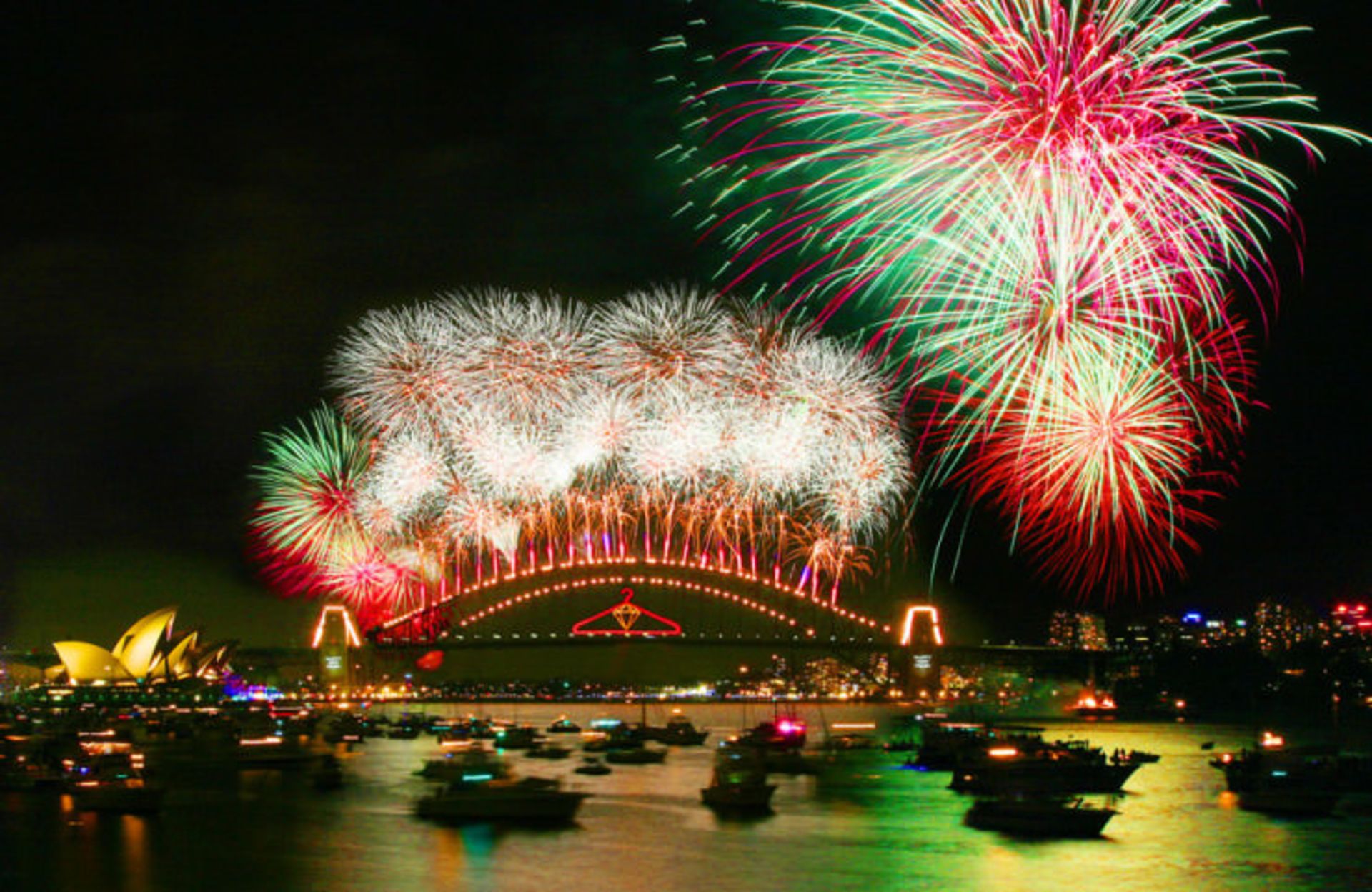نگاهی به جشن‌های سال نو میلادی در شهرهای مختلف جهان