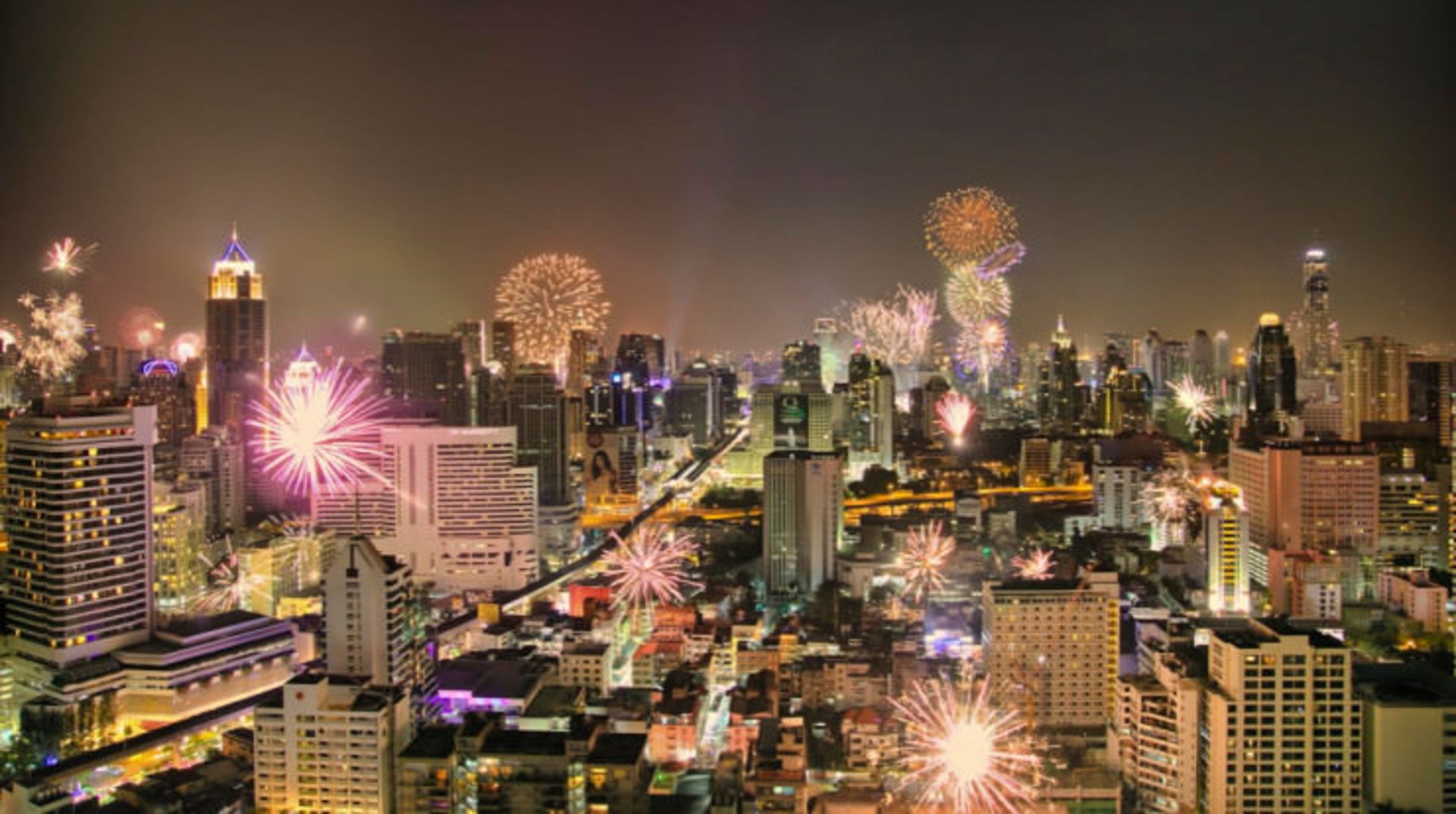 نگاهی به جشن‌های سال نو میلادی در شهرهای مختلف جهان