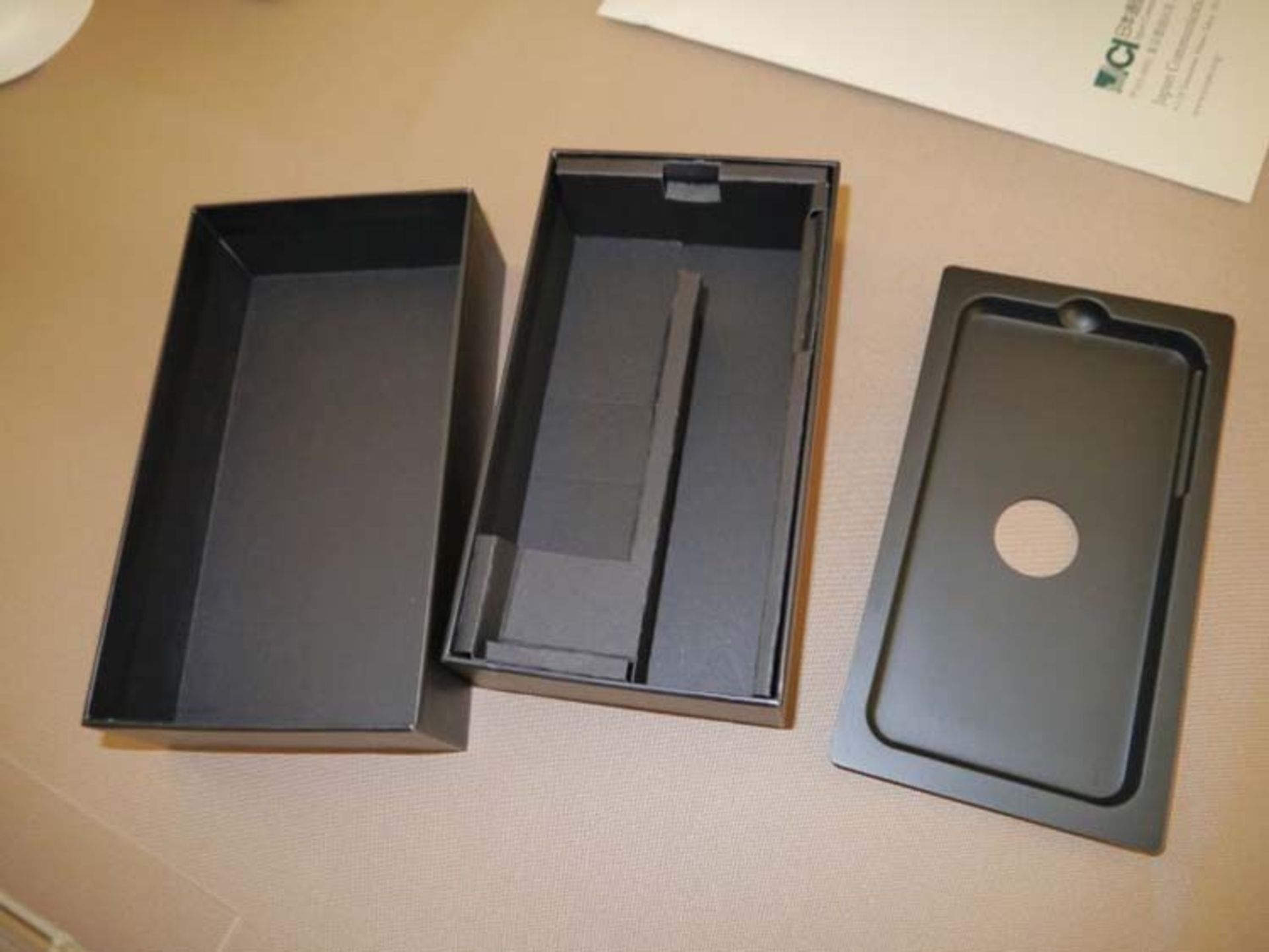 Vaio-smartphone-retail-packaging 5