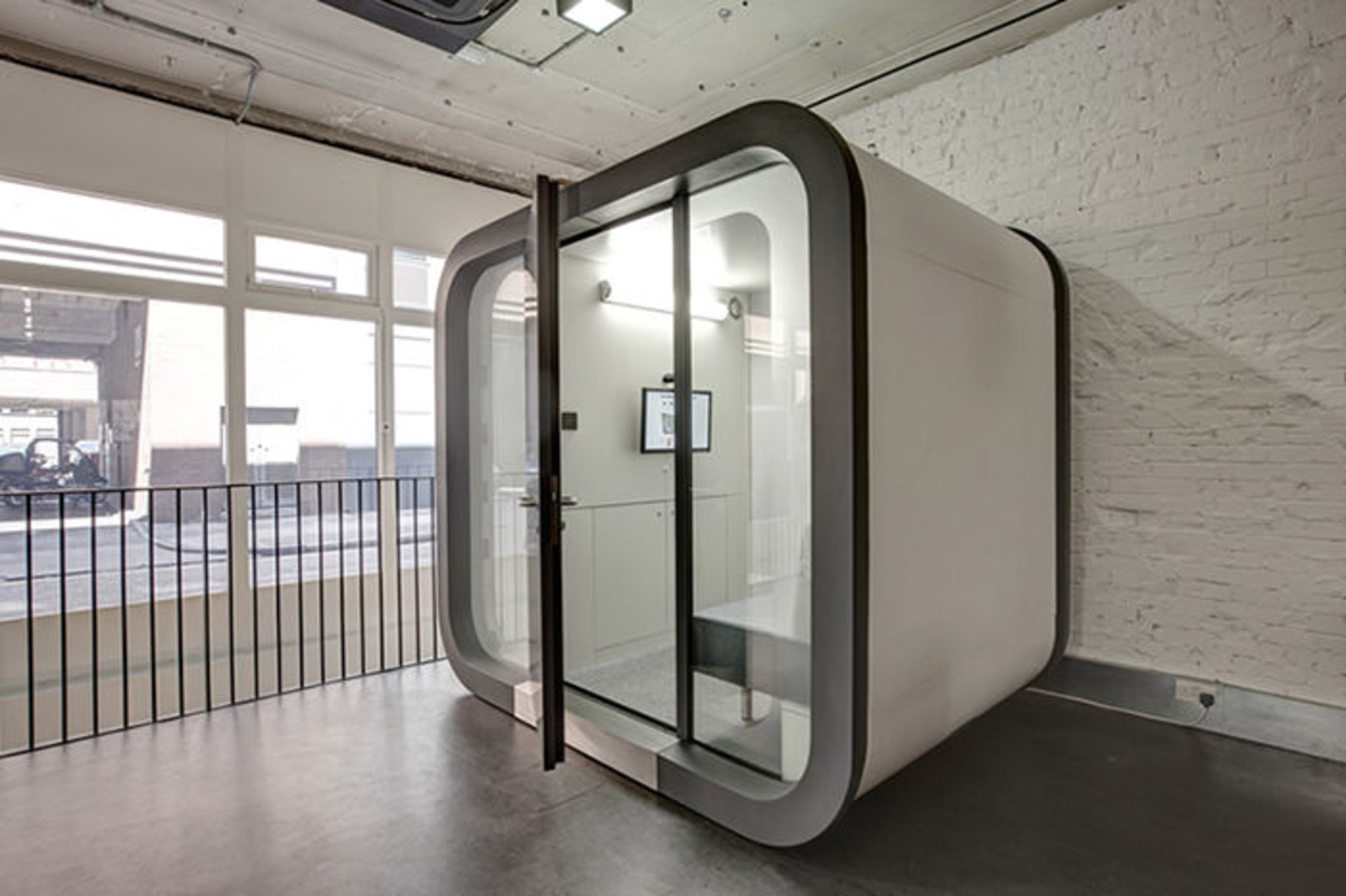 طرحی خلاقانه برای دفتر کار در منزل