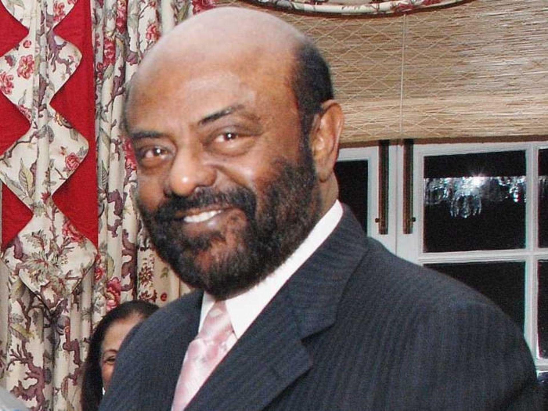 15-shiv-nadar-is-the-cofounder-of-the-hcl-group