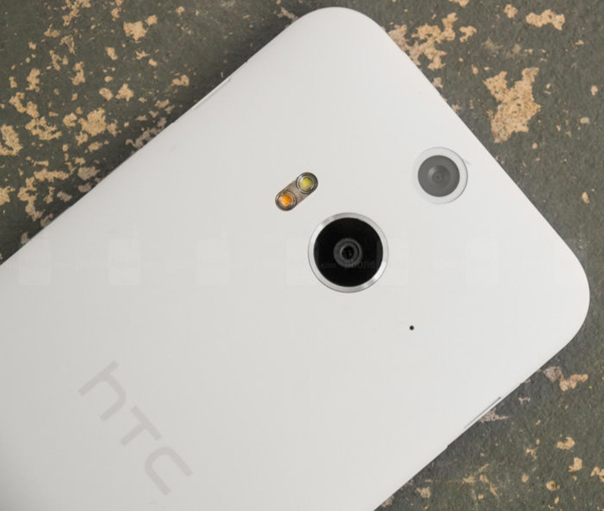 HTC-Butterfly-2-Review-008