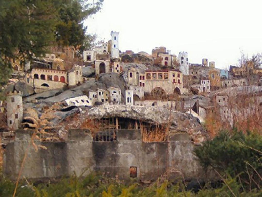 متروکه های افسون شده