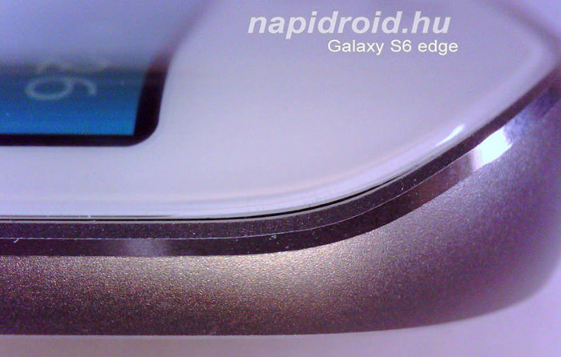 Galaxy-S6-edge-under-the-microscope-10