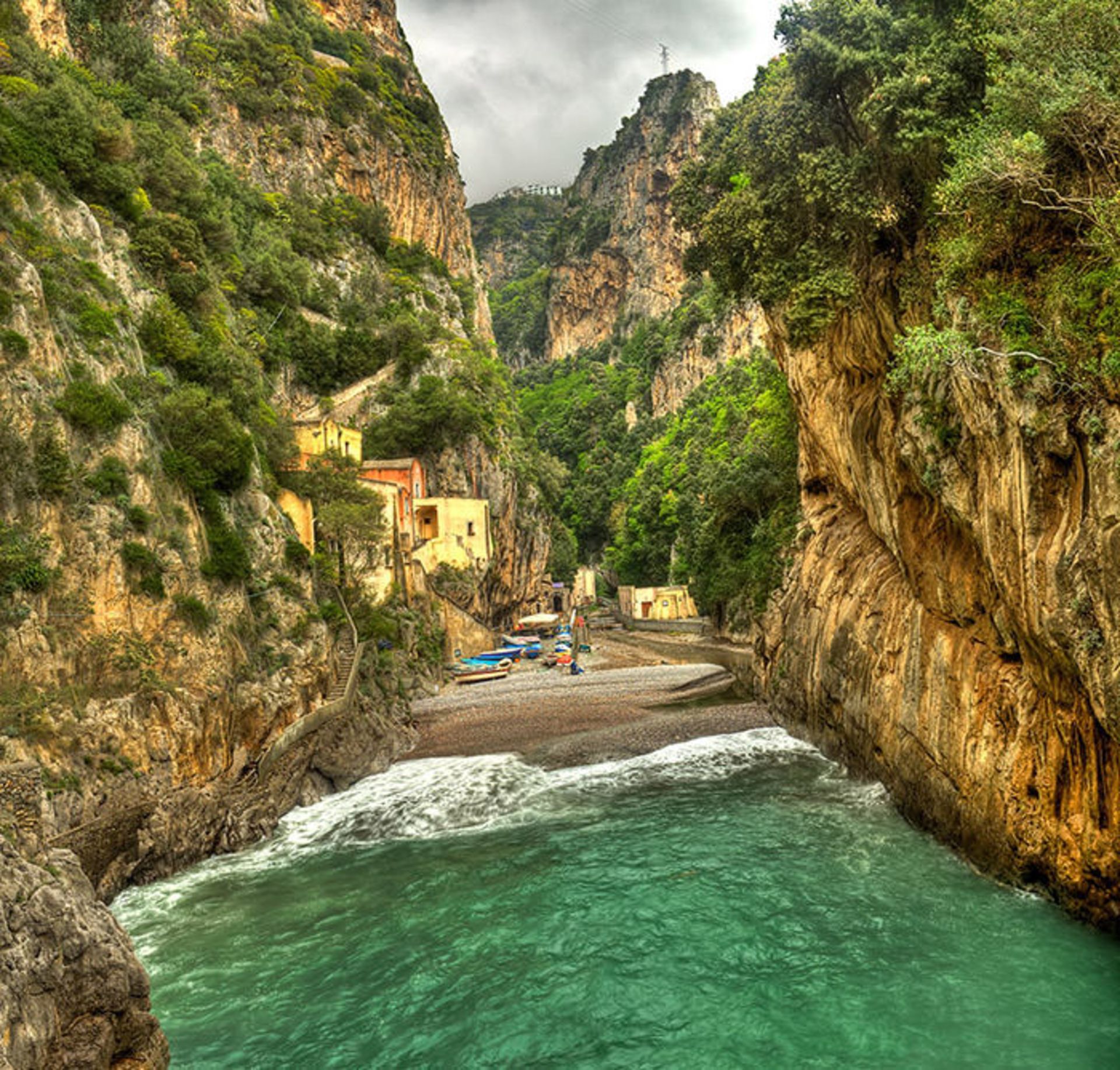 فوروره، شهری کوچک در امتداد سواحل آمالفی ایتالیا