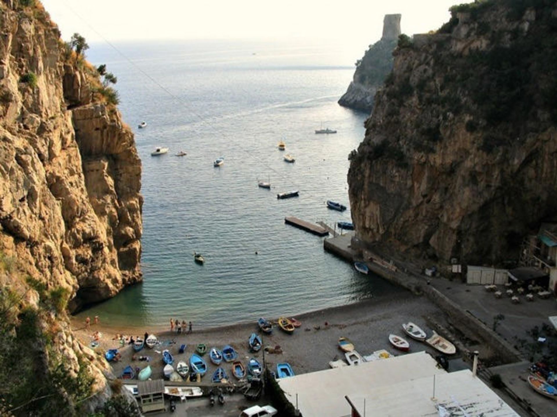 فوروره، شهری کوچک در امتداد سواحل آمالفی ایتالیا