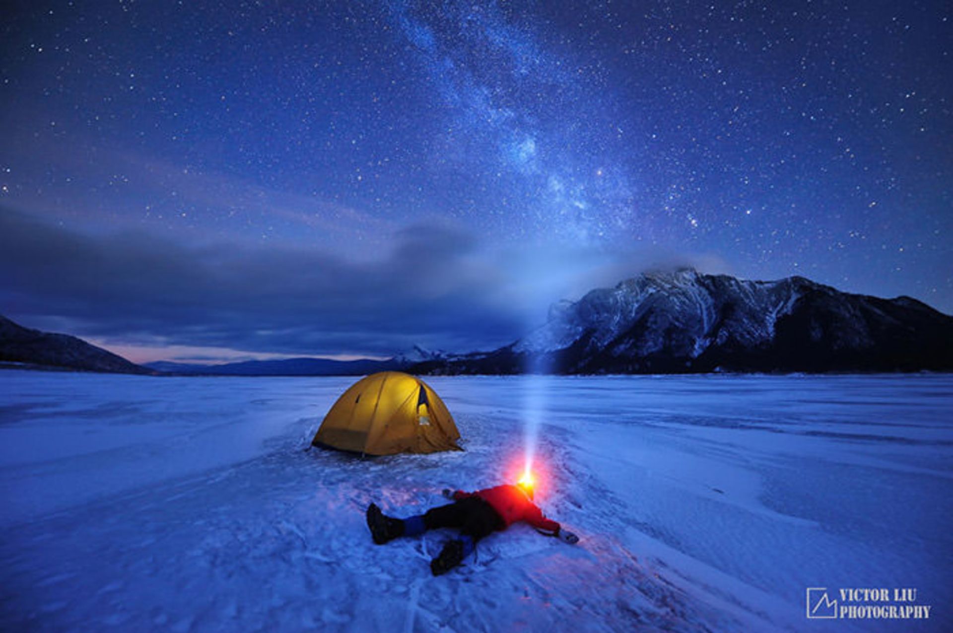 شب هنگام و آسمانی ستاره باران