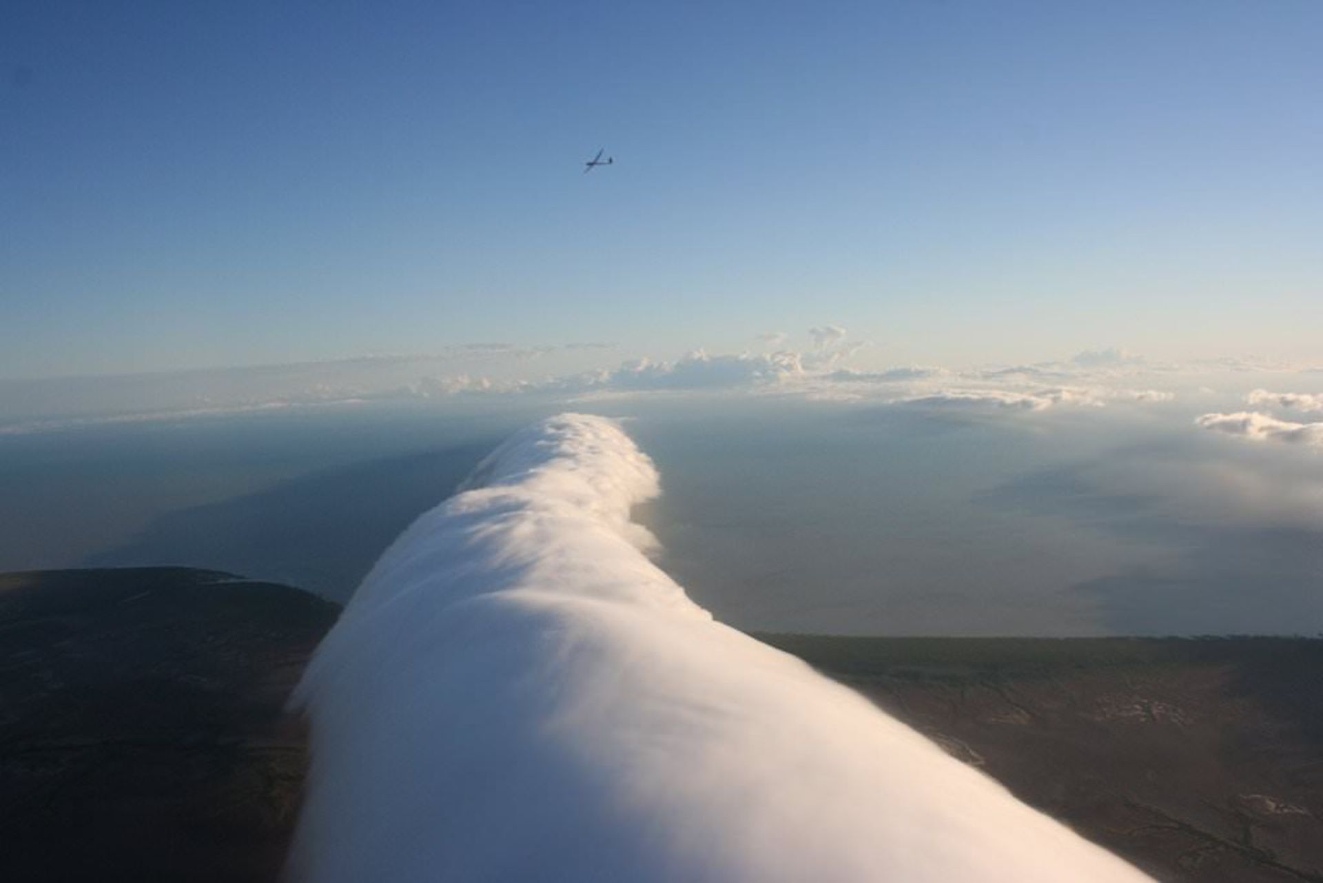 20-incredibly-shocking-cloud-formations-across-the-world-13