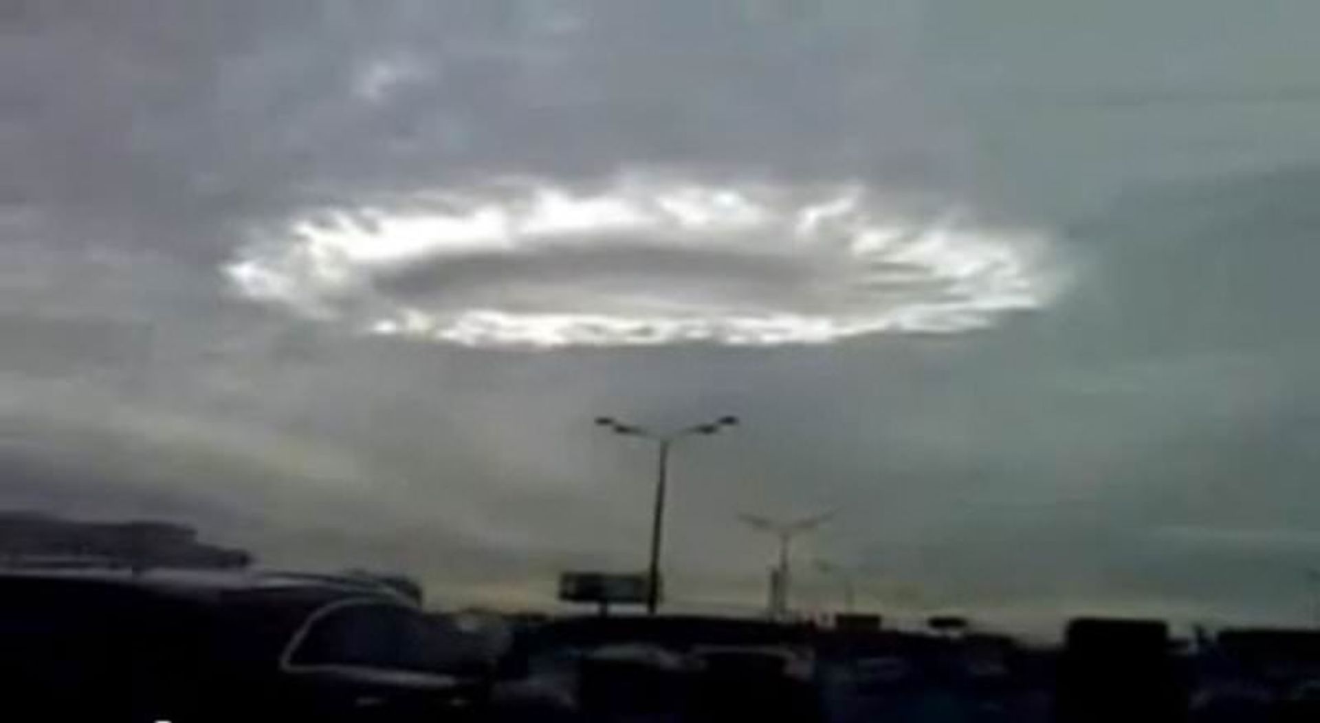 20-incredibly-shocking-cloud-formations-across-the-world-4