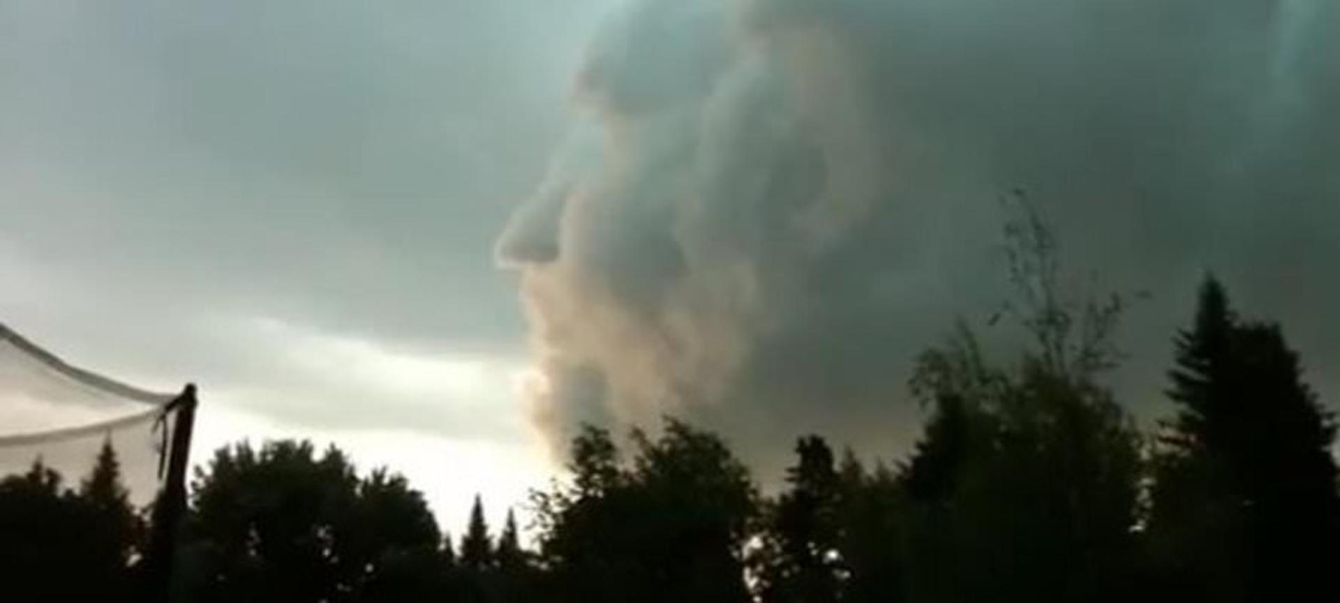 20-incredibly-shocking-cloud-formations-across-the-world-5