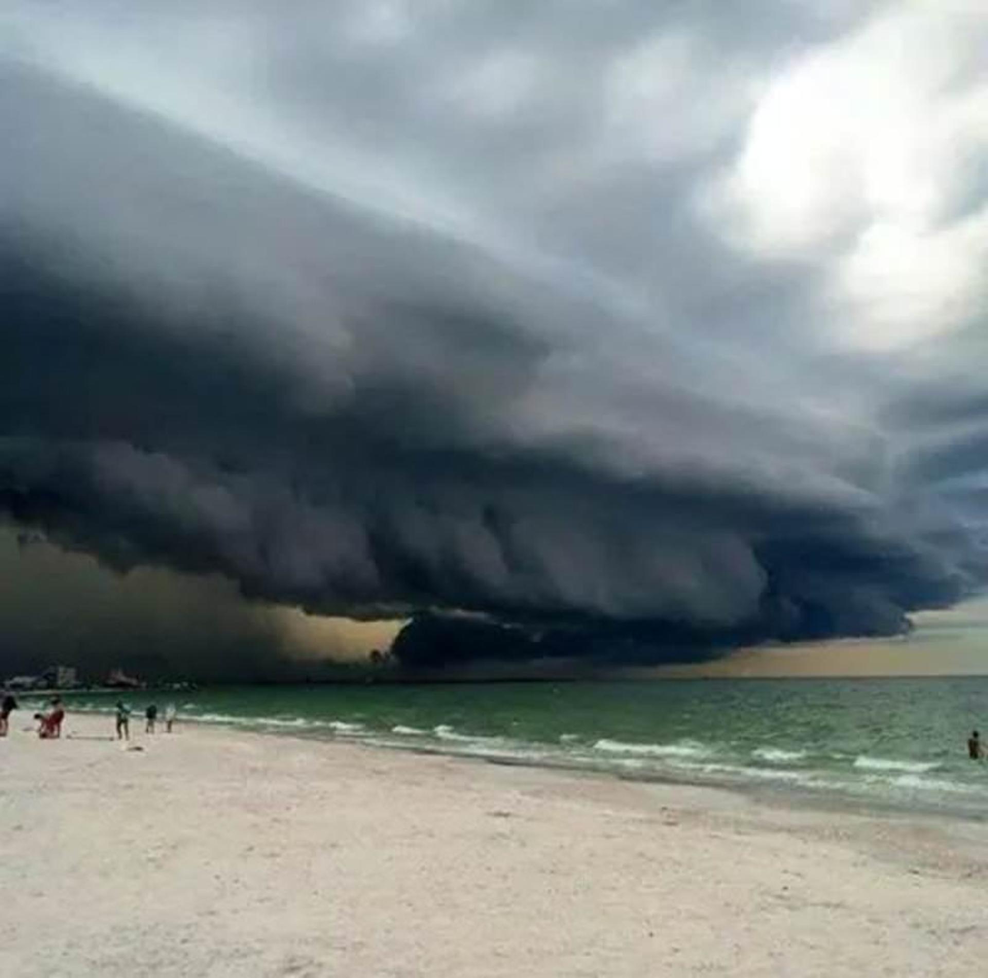 20-incredibly-shocking-cloud-formations-across-the-world-6