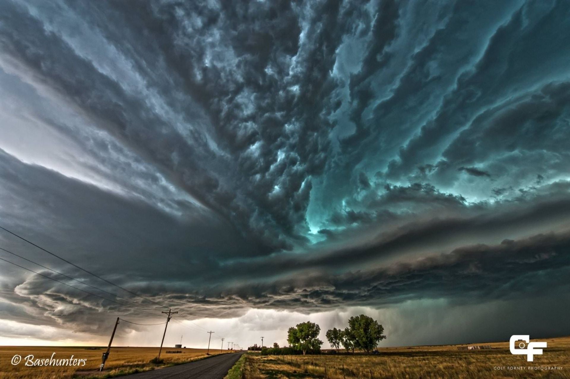 20-incredibly-shocking-cloud-formations-across-the-world-8