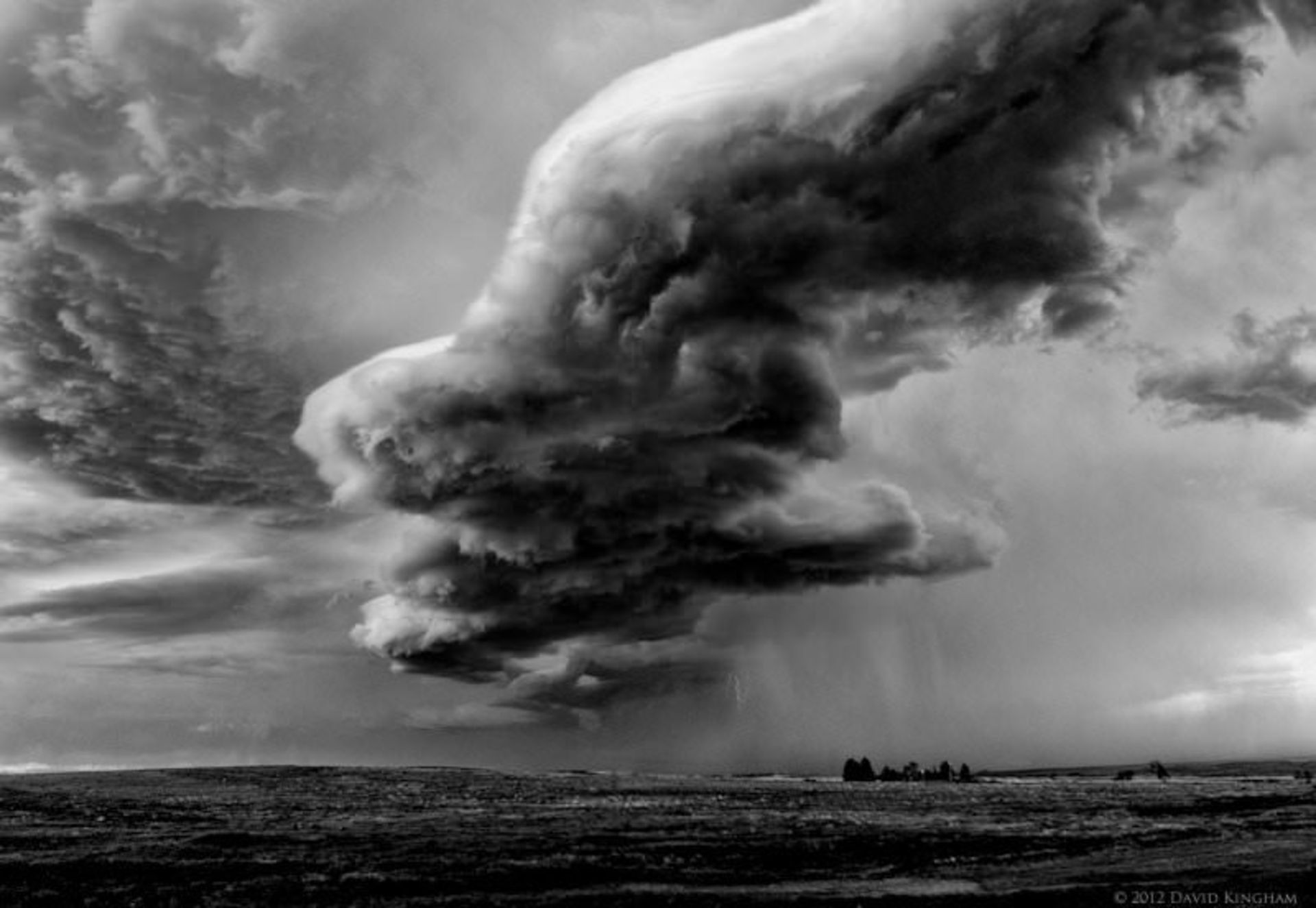 20-incredibly-shocking-cloud-formations-across-the-world-9
