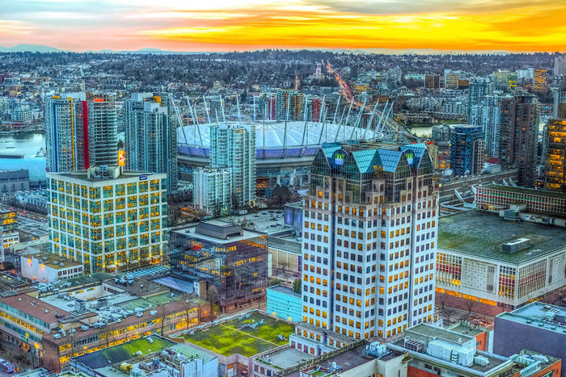 عکاسی از شهر زنده و پرجنب و جوش ونکوور