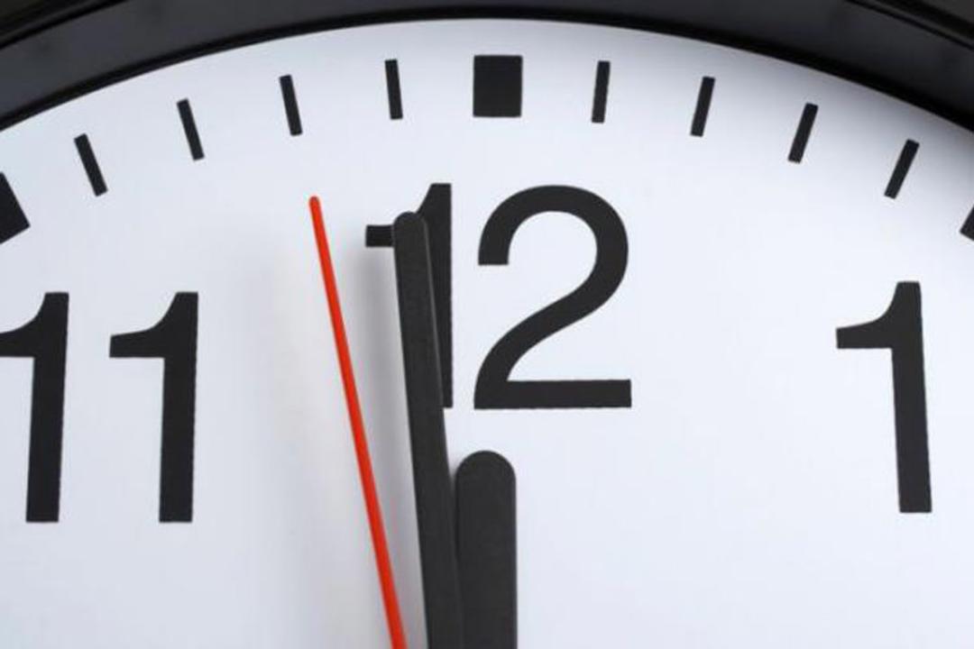 gty clock midnight seconds rf jc 150519 16x9 992