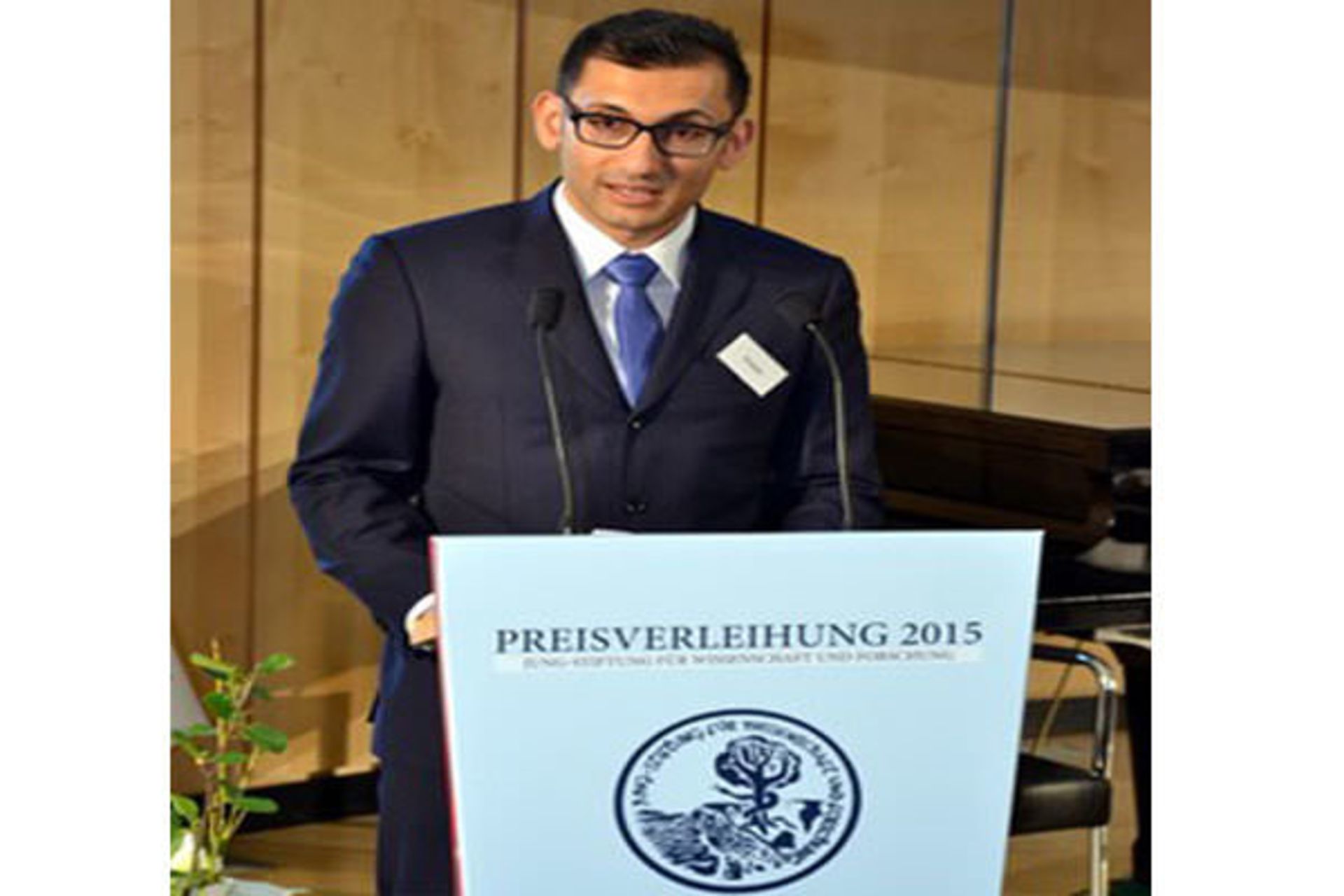 دکتر بهزاد خارابی