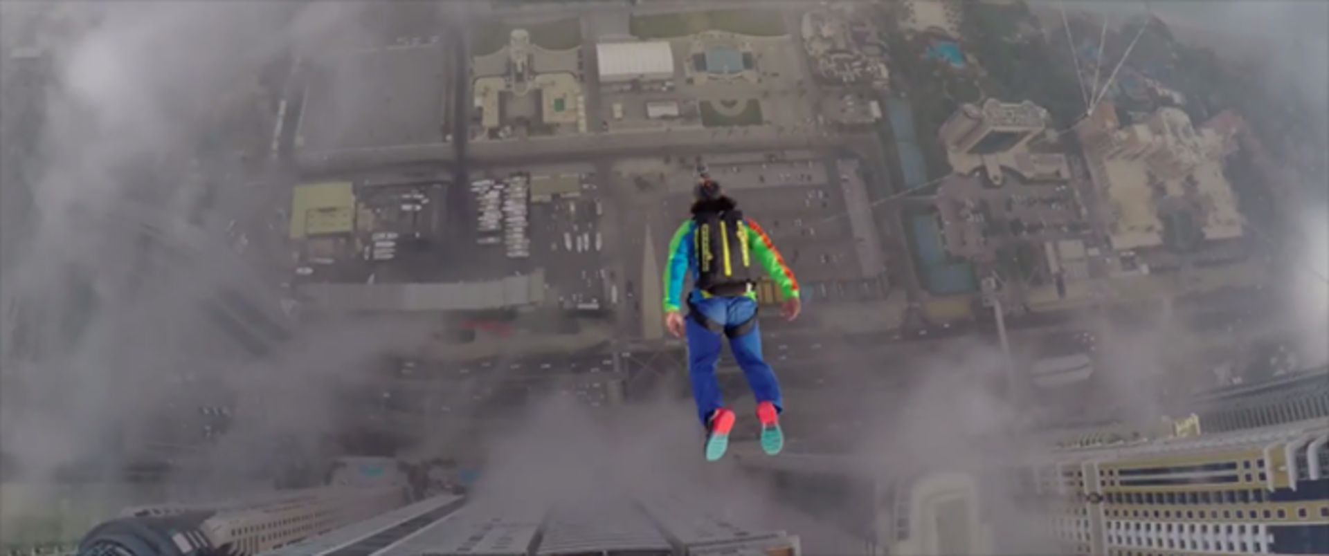 تصاویری مهیج از حضور در بالاترین نقاط زمین و ساختمان‌ها