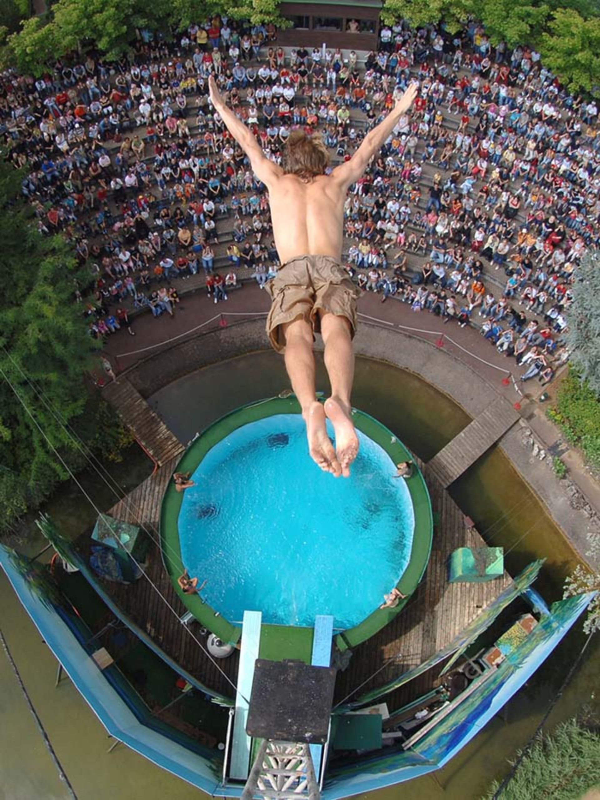 تصاویری مهیج از حضور در بالاترین نقاط زمین و ساختمان‌ها