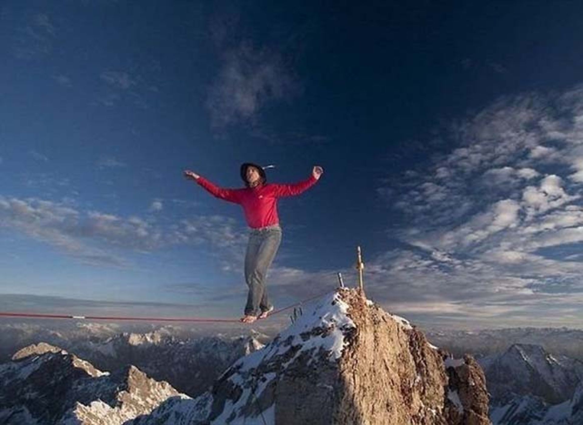 تصاویری مهیج از حضور در بالاترین نقاط زمین و ساختمان‌ها