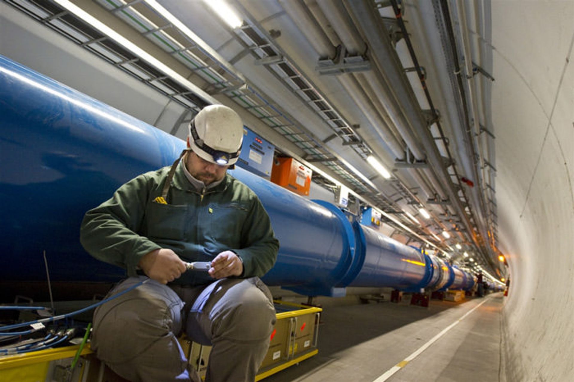 lhc tunnel 4