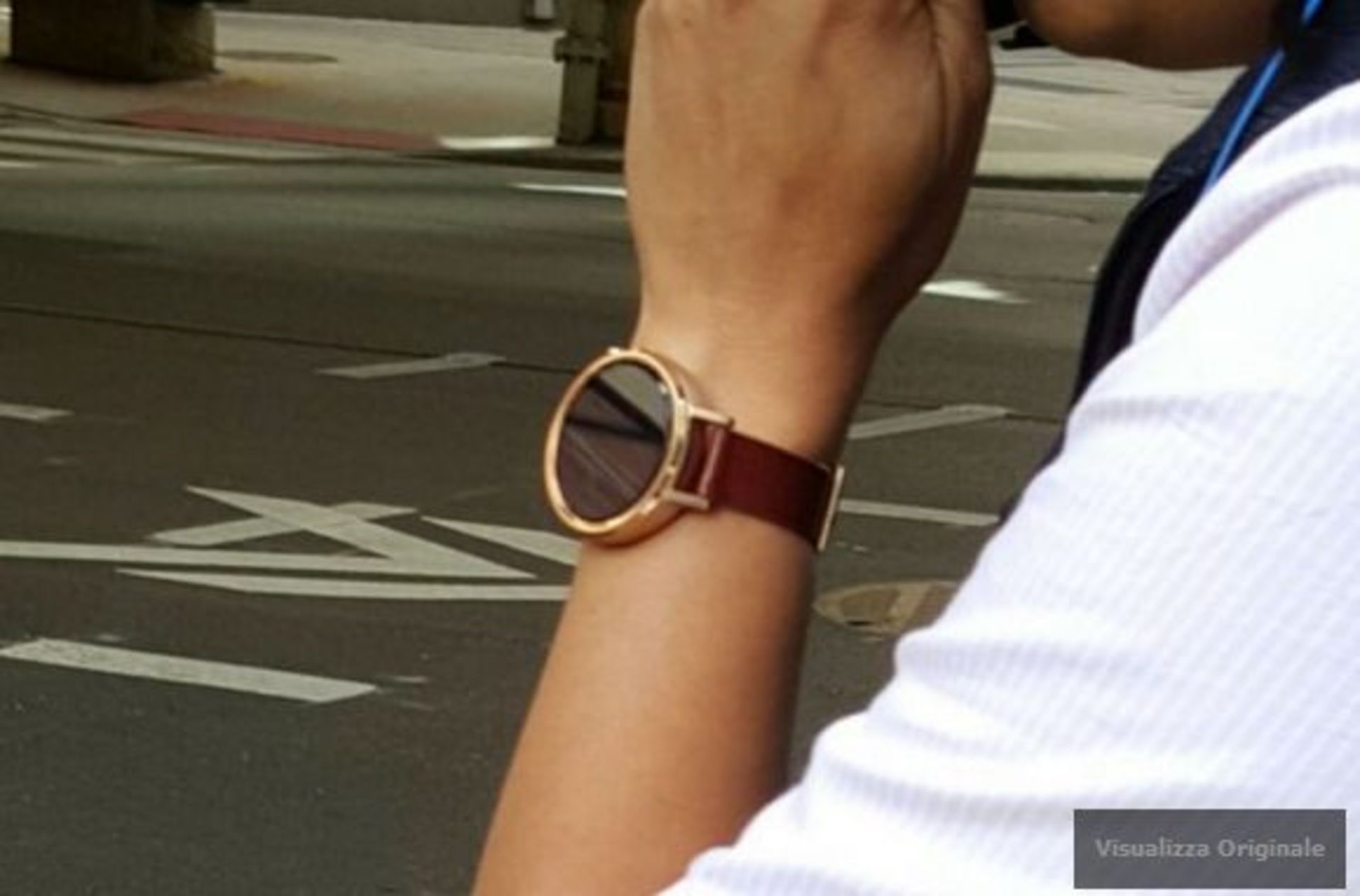 Leaked images of the Motorola Moto 360 sequel and the casing for the timepiece