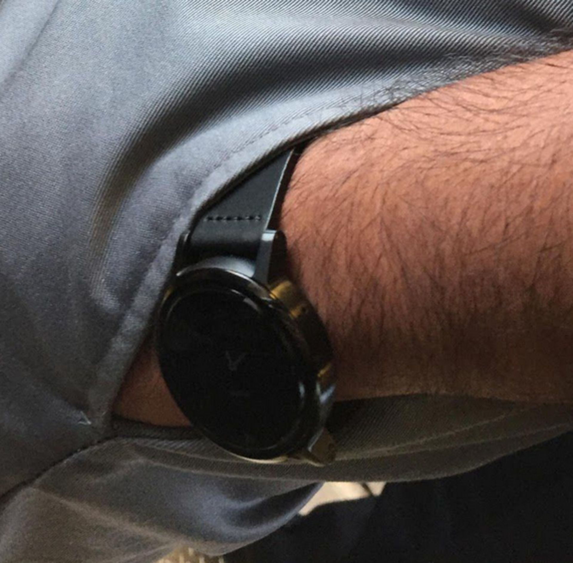Leaked images of the Motorola Moto 360 sequel and the casing for the timepiece 6