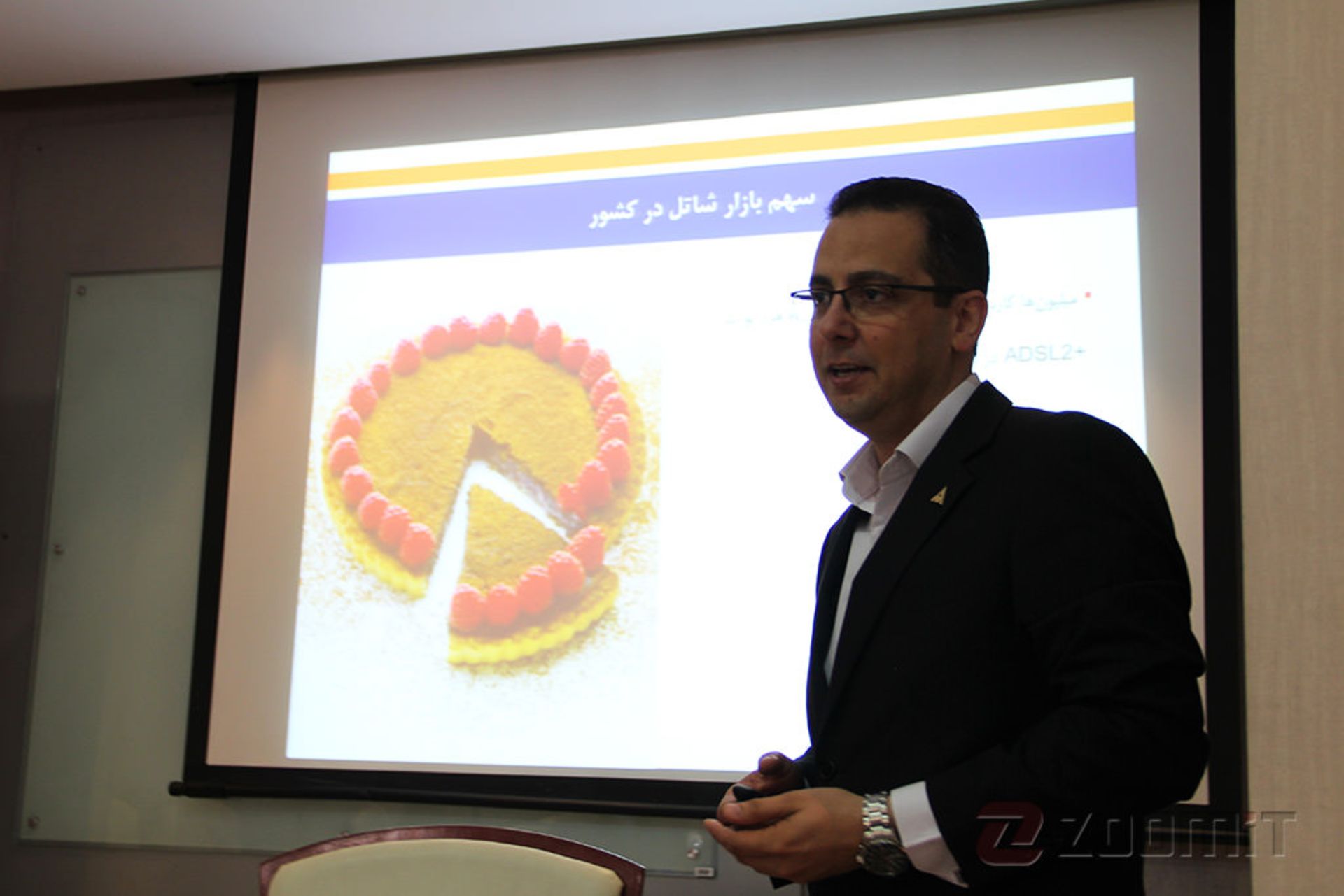 کنفرانس مطبوعاتی شاتل